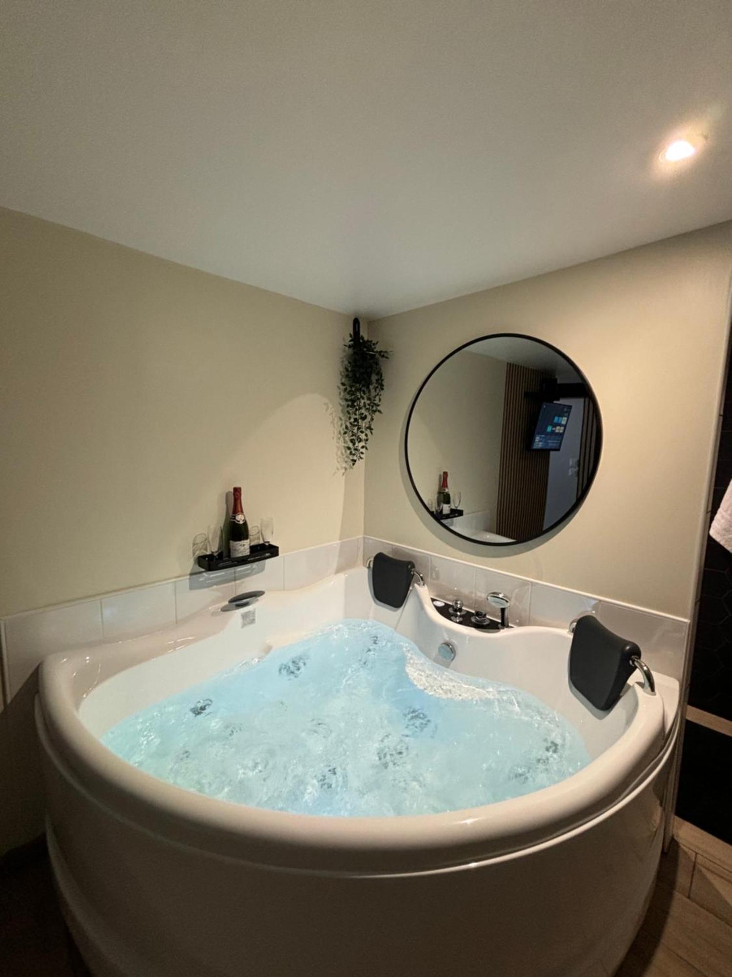 Tiny Room Лангр Экстерьер фото