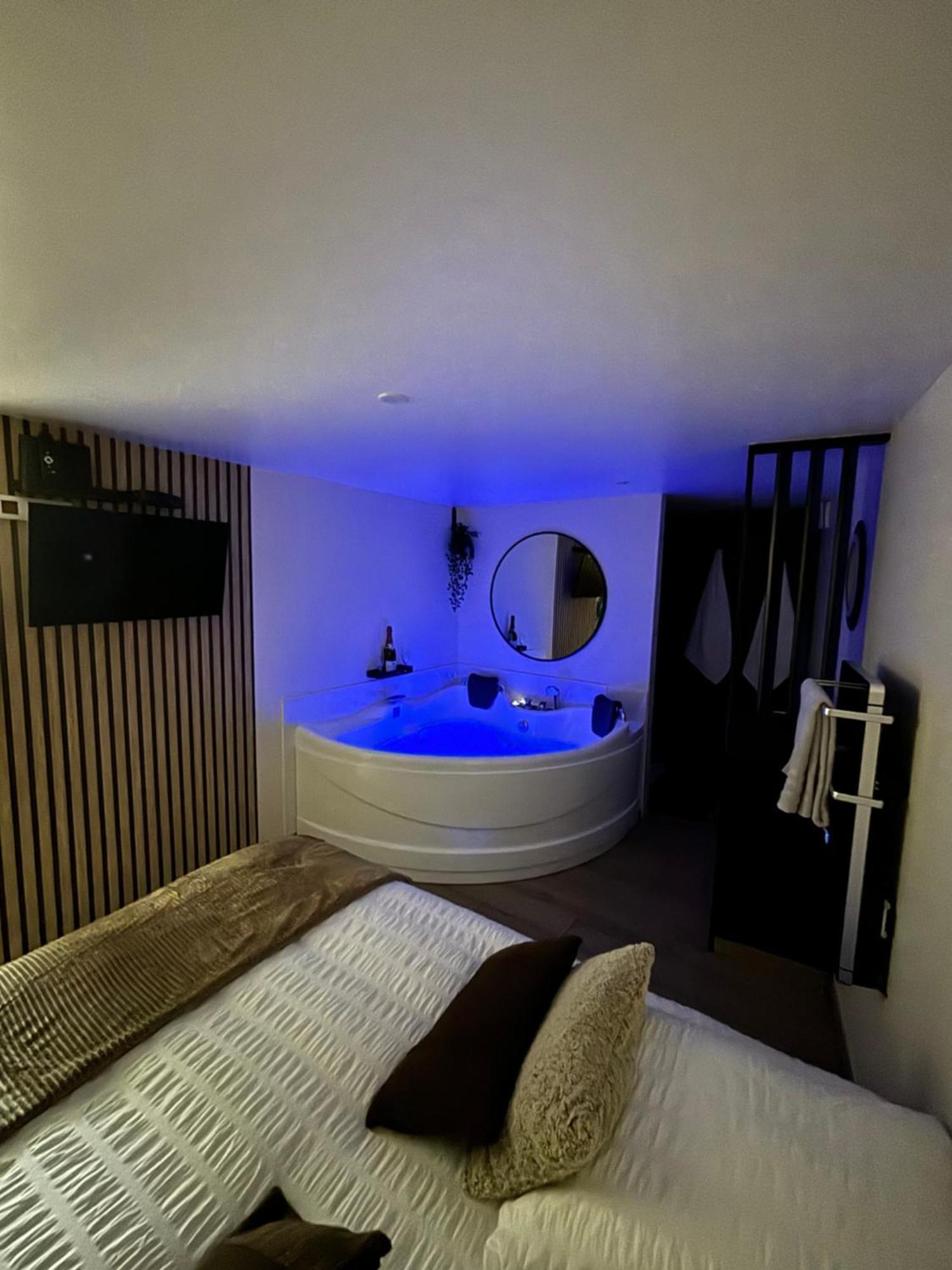 Tiny Room Лангр Экстерьер фото