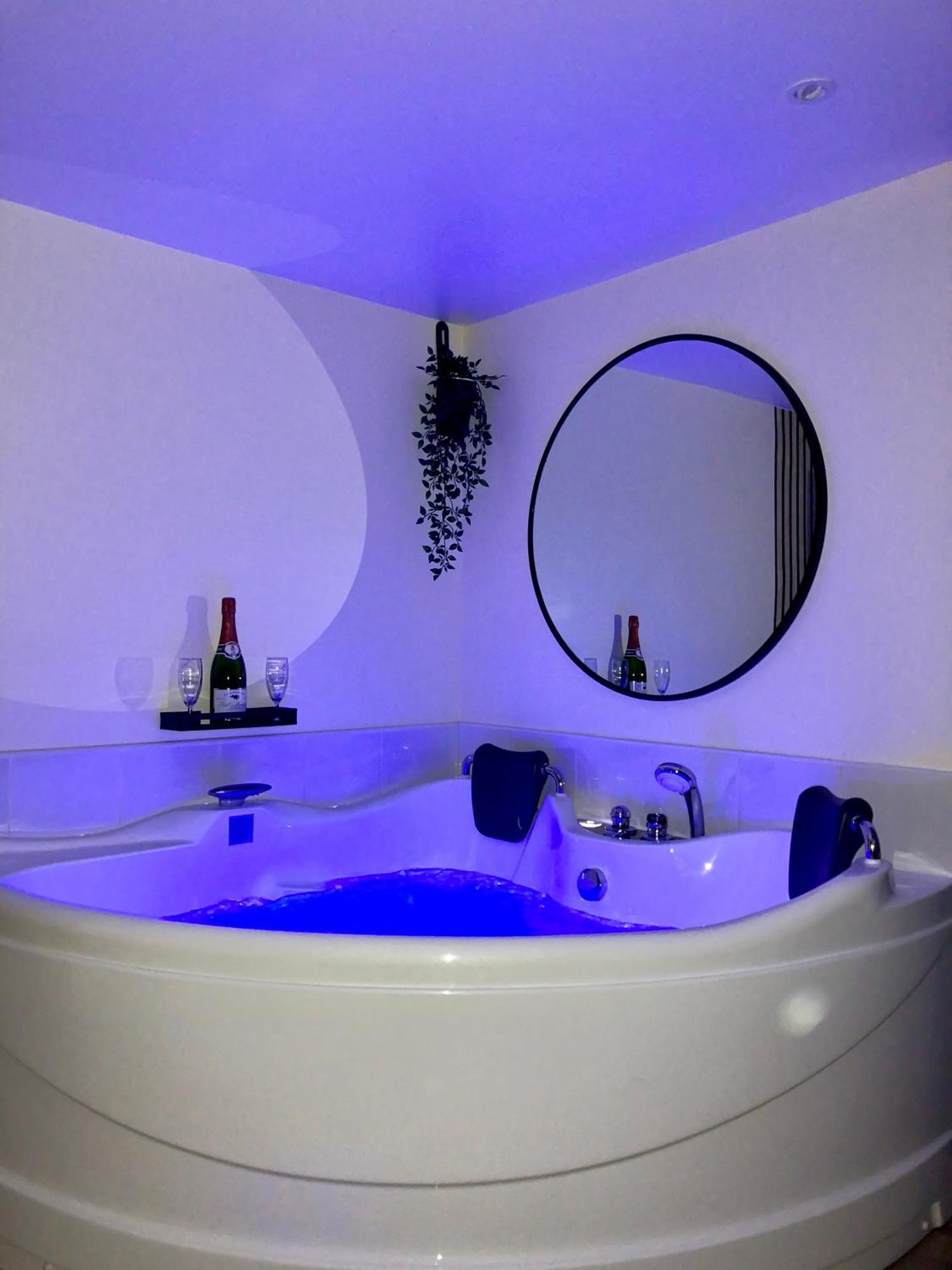 Tiny Room Лангр Экстерьер фото