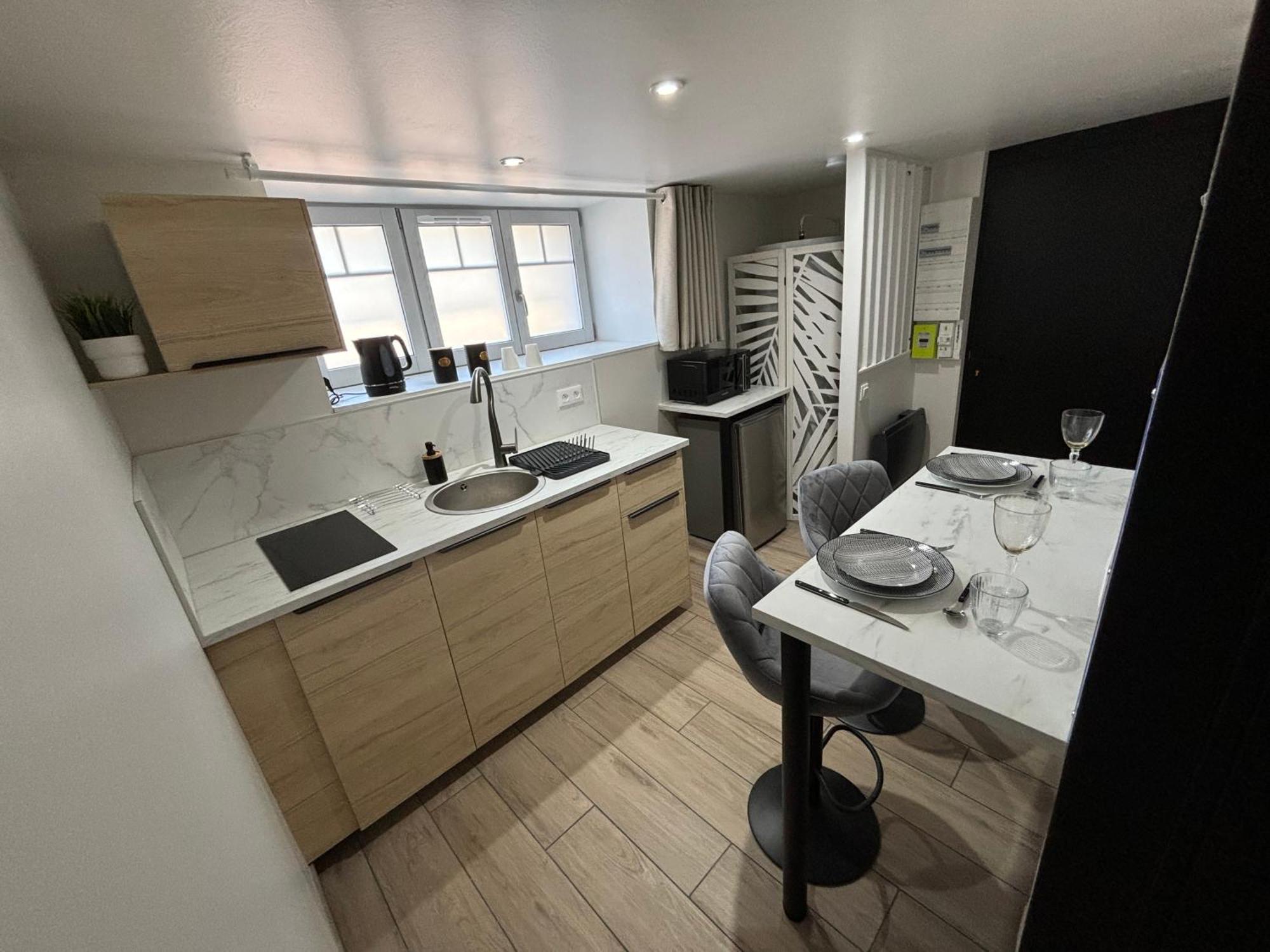 Tiny Room Лангр Экстерьер фото