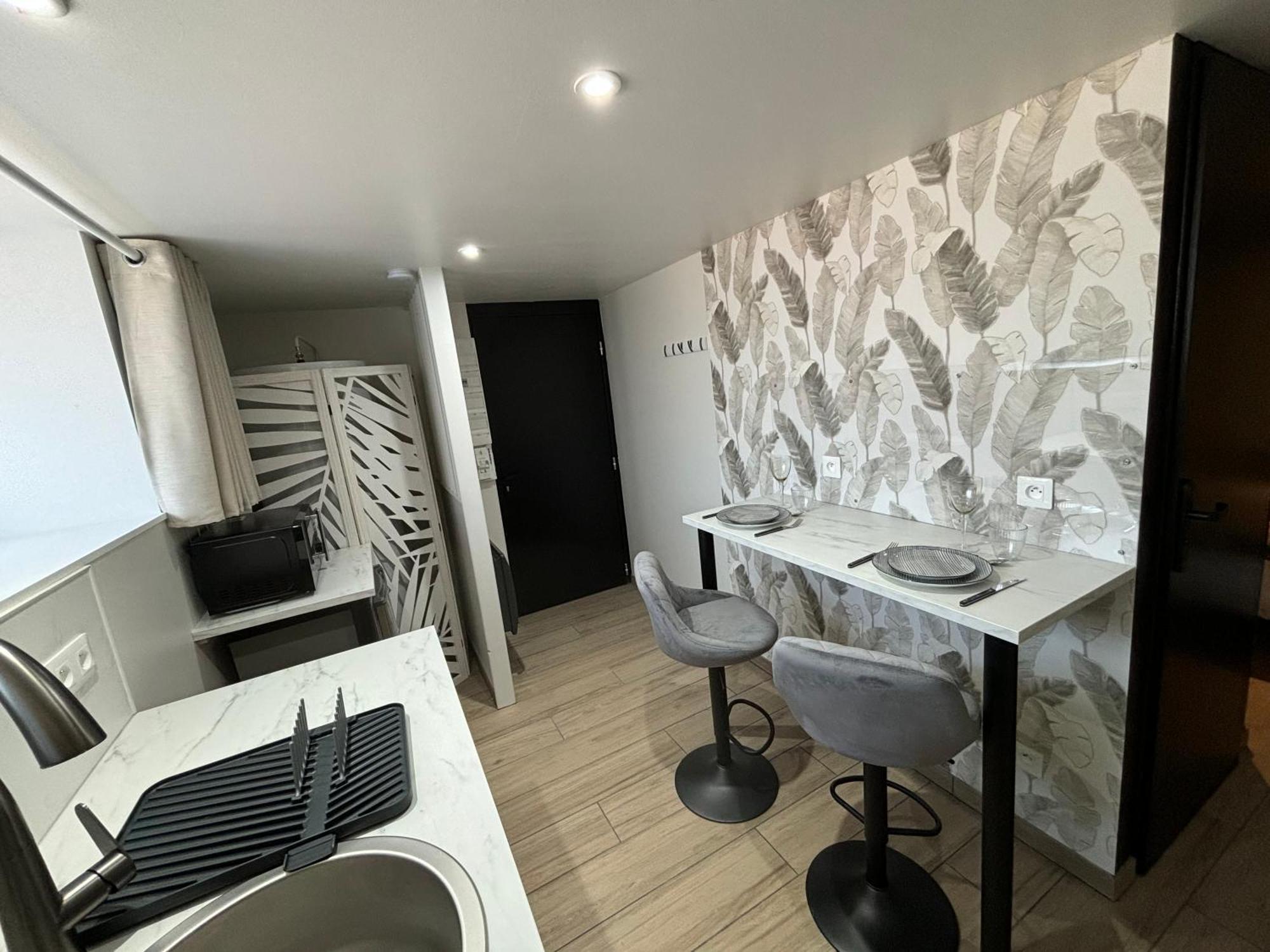 Tiny Room Лангр Экстерьер фото